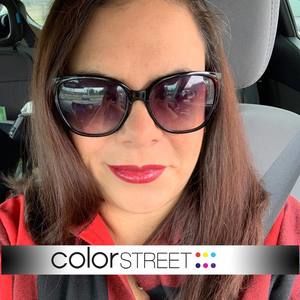 Meet your Posher, Christina